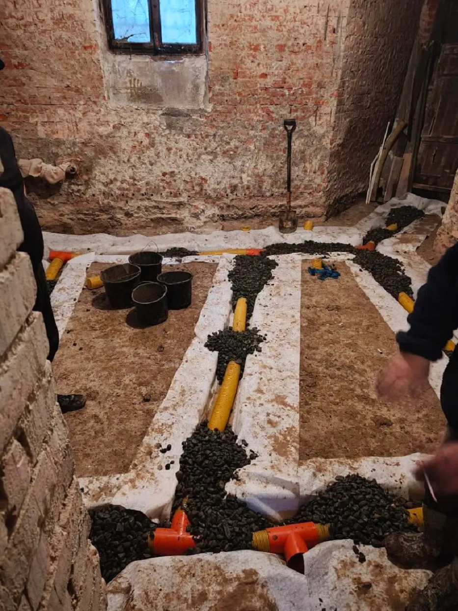 Piwnica przed wykonaniem drenażu wewnętrznego
